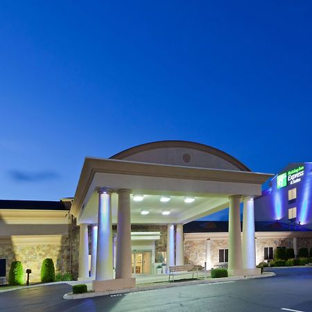 Holiday Inn Express Hotel & Suites Christiansburg By Ihg Exteriör bild