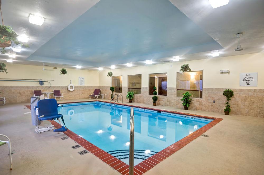 Holiday Inn Express Hotel & Suites Christiansburg By Ihg Exteriör bild