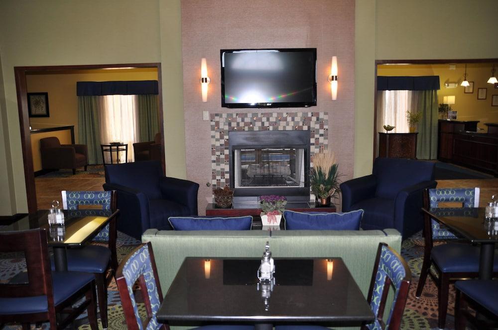 Holiday Inn Express Hotel & Suites Christiansburg By Ihg Exteriör bild