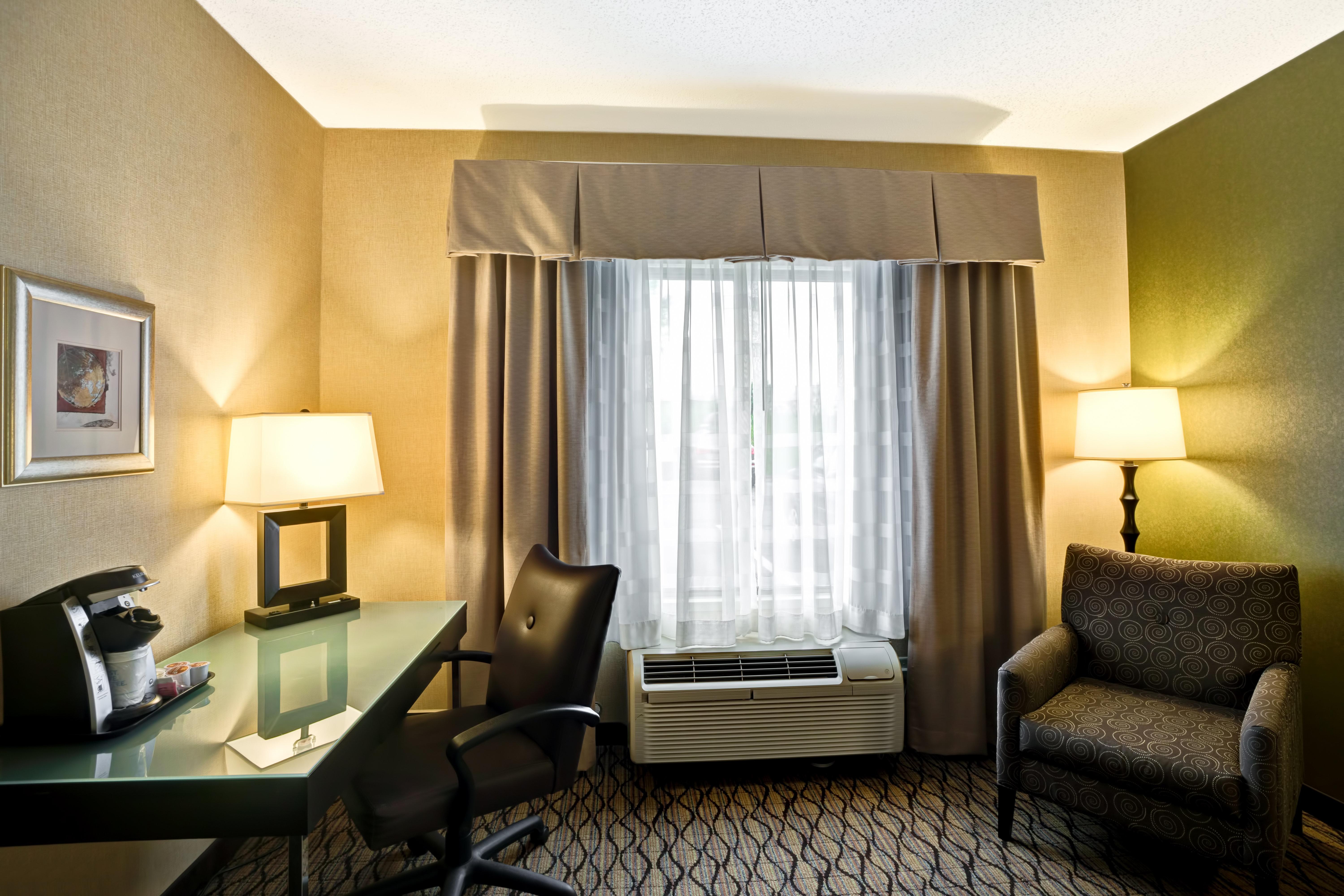 Holiday Inn Express Hotel & Suites Christiansburg By Ihg Exteriör bild