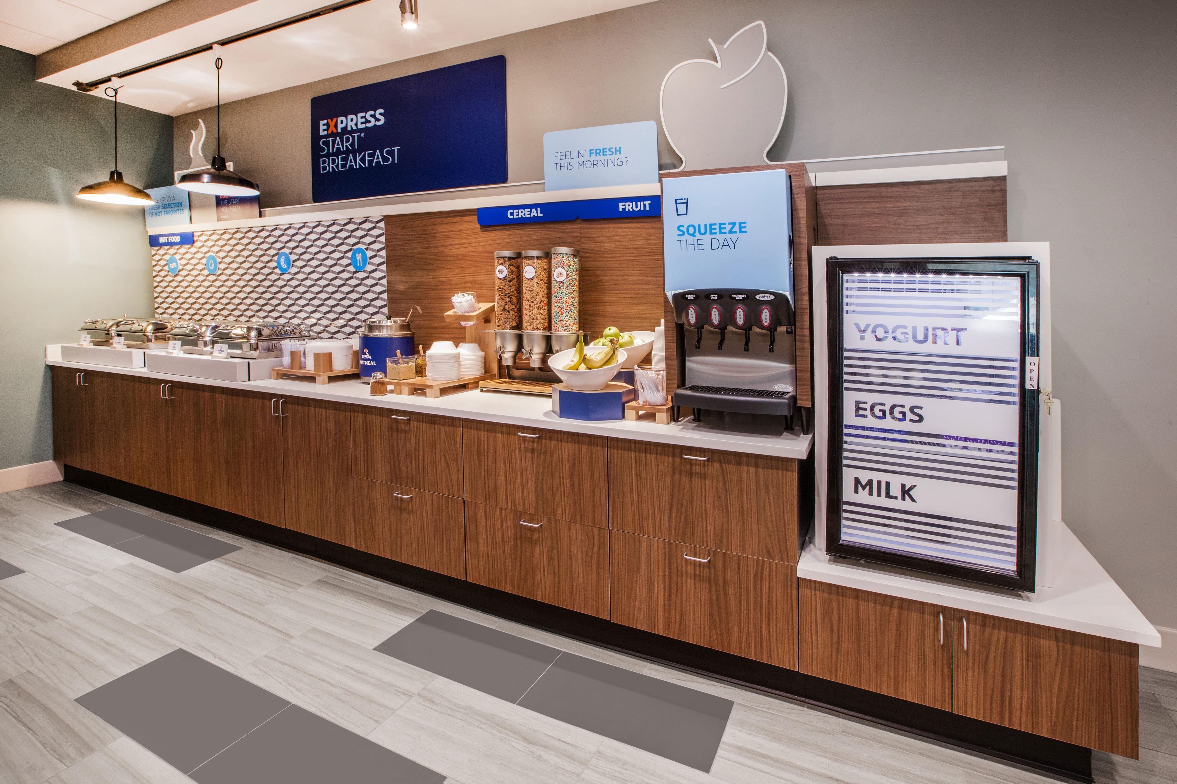 Holiday Inn Express Hotel & Suites Christiansburg By Ihg Exteriör bild