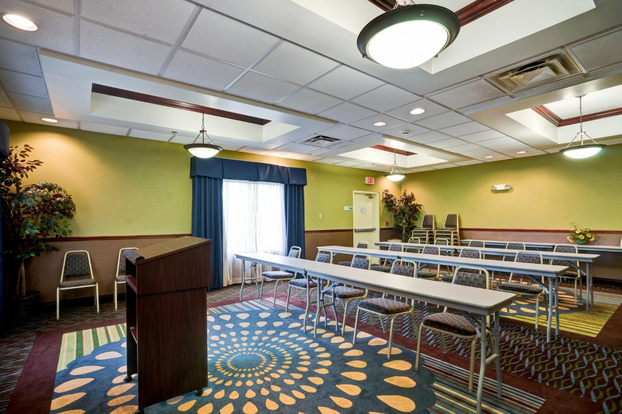 Holiday Inn Express Hotel & Suites Christiansburg By Ihg Exteriör bild